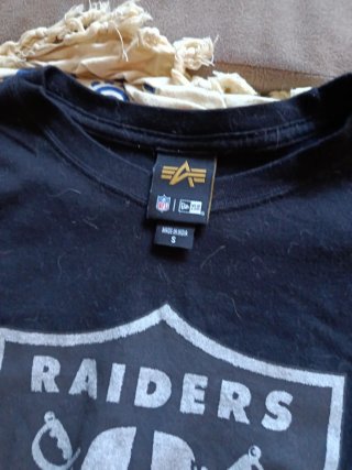 Camiseta Raiders NFL Alpha Industries Negra