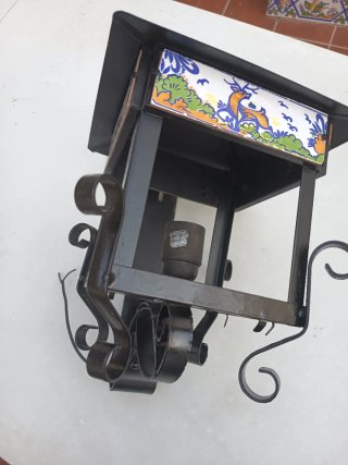 Farol de forja con cerámica