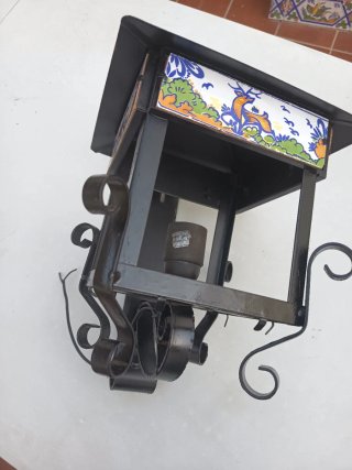 Farol de forja con cerámica
