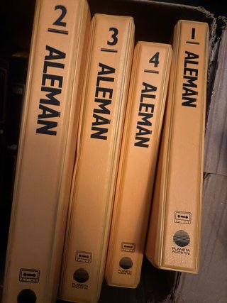 Estuches Casetes y Libros Alemán Planeta-Agostini