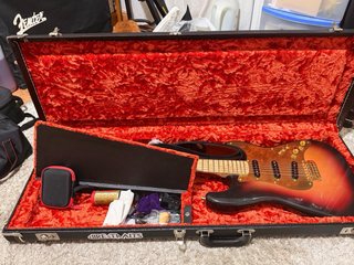 Estuche guitarra Fender G&G Negro y Rojo