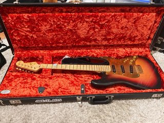 Estuche guitarra Fender G&G Negro y Rojo