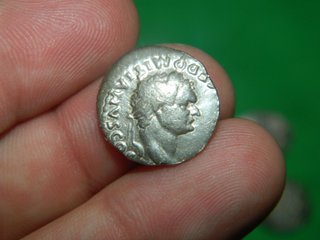 Precioso lote de cuatro denarios romanos de plata.