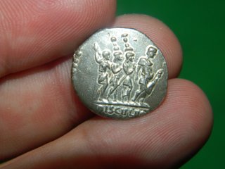 Precioso lote de cuatro denarios romanos de plata.