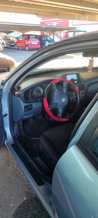 Nissan Almera 2005