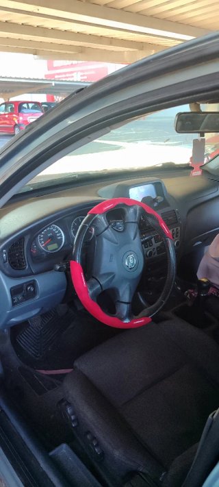 Nissan Almera 2005