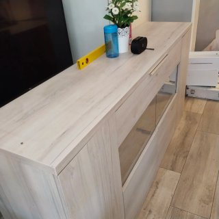 Aparador moderno madera ( melamina)y cristal