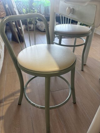 Mesa extensible con 4 sillas