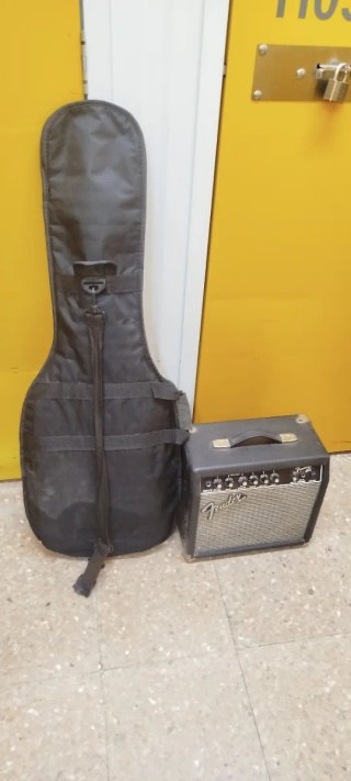Guitarra Fender Squier Stratocaster Azul