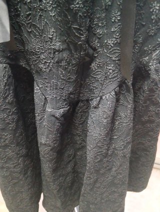 Vestido negro con tirantes