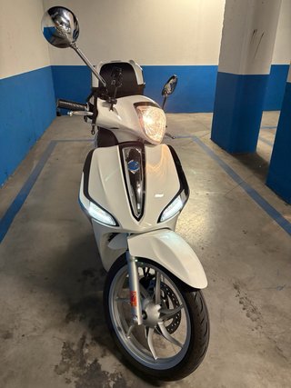 Piaggio Liberty 125 Scooter