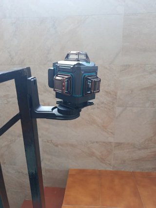 Lote Nivel Láser Makita.