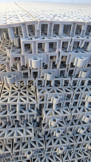 Suelo de plástico modular gris