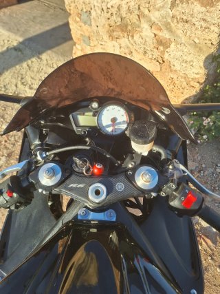 Yamaha R6 Negra Deportiva Manual