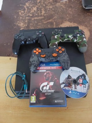 PS4 Pro 1TB + 3 Mandos + 2 Juegos