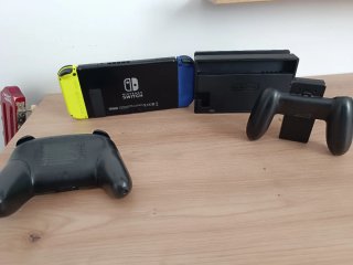 Nintendo Switch color negro + Accesorios + Juegos.