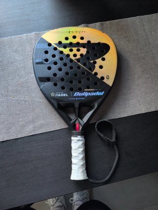 Bullpadel hack 04 edición premier padel