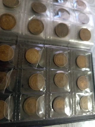 Álbum con 120 monedas