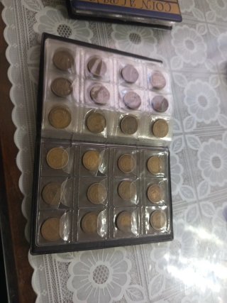 Álbum con 120 monedas
