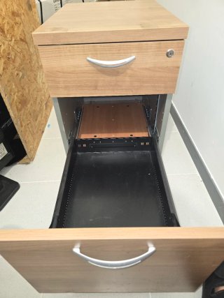 Cajonera de oficina madera y metal