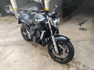 Yamaha FZ6 Naked Negra