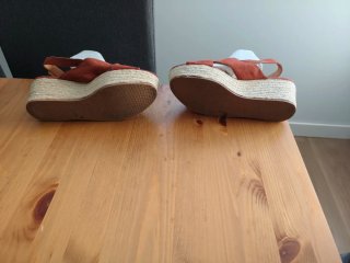 Sandalias cuña H&M marrones/rojas talla 39
