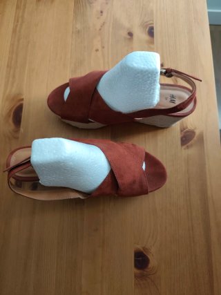 Sandalias cuña H&M marrones/rojas talla 39