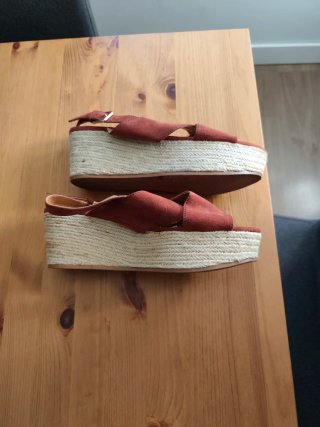 Sandalias cuña H&M marrones/rojas talla 39