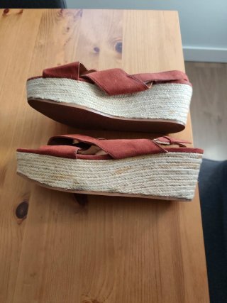 Sandalias cuña H&M marrones/rojas talla 39