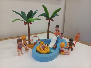 Muñecos Playmobil Piscina y Accesorios