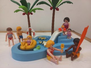 Muñecos Playmobil Piscina y Accesorios