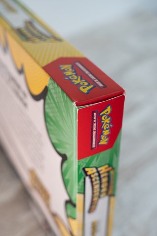 Pack Héroes Ascendentes Meganium EX + Mini Lata