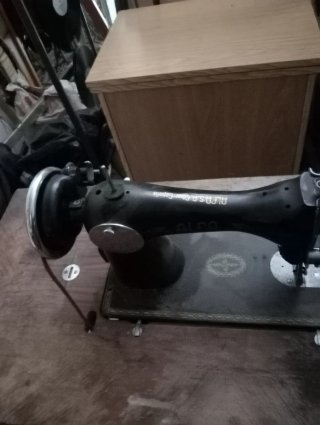 Máquina de coser antigua