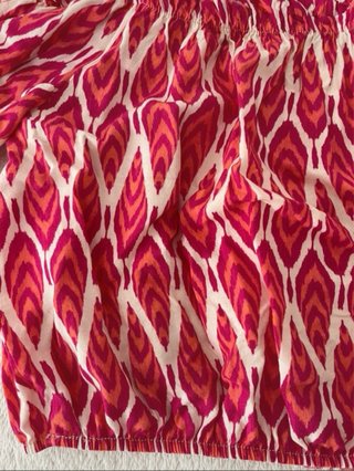 Blusa estampada rosa y roja