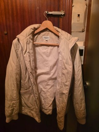 Cazadora beige mujer