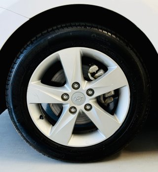 HYUNDAI Elantra 1.6 MPI 132cv Comfort Etiqueta C
