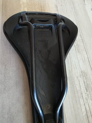 Sillín Fizik Taiga Regular Negro