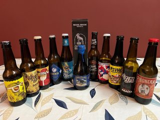 Lotto di 12 bottiglie di birra vuote