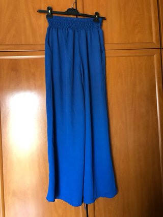 Pantalón azulón ancho con cintura elástica