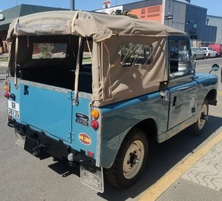 Land Rover Santana 88  1966
