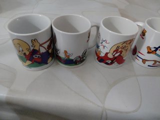 11 tazas FCB Looney Tunes Años 90