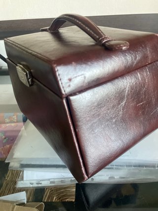 Joyero Vintage de piel con Asa y Cierre Metálico