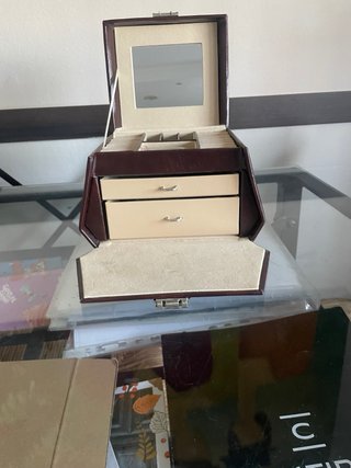 Joyero Vintage de piel con Asa y Cierre Metálico