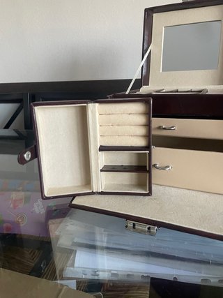 Joyero Vintage de piel con Asa y Cierre Metálico