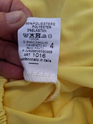Pantalón  mujer T U. Con etiquetas. Medidas en des