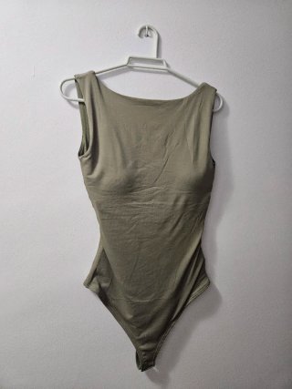 Body AMISU verde caqui talla S