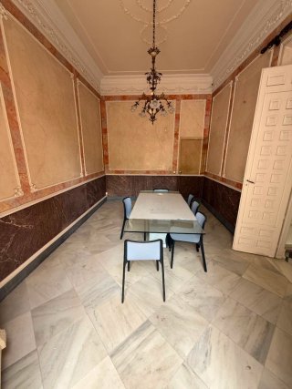 ALQUILER OFICINA PREMIUM EN EDIFICIO HISTÓRICO