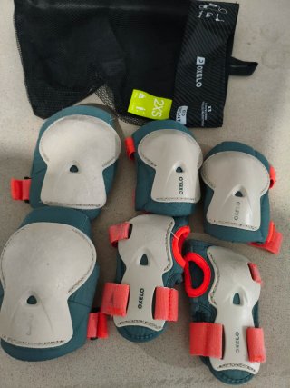 Patines Oxelo Talla 28-30 + Protecciones