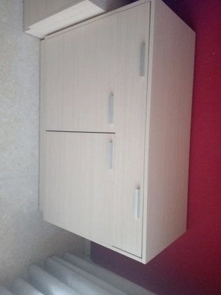 Mueble de comedor madera y cristal
