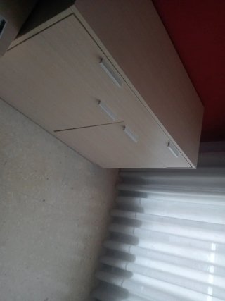 Mueble de comedor madera y cristal